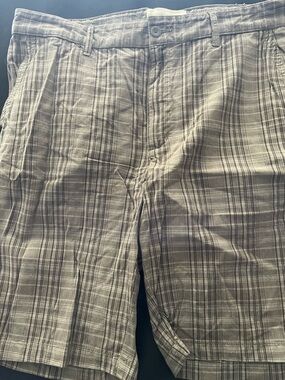 Perry Ellis Cotton Plaid Shorts in Gray and Cream